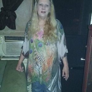 Meet your Posher, Connie